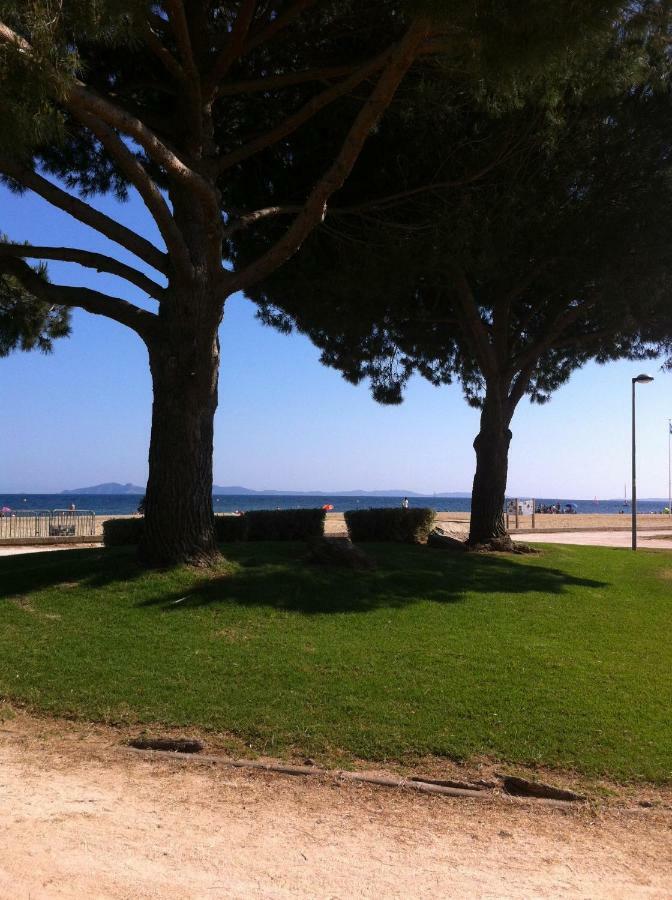 Villa De Vacances Au Calme Proche De La Mer 拉隆德莱丝莫里斯 外观 照片