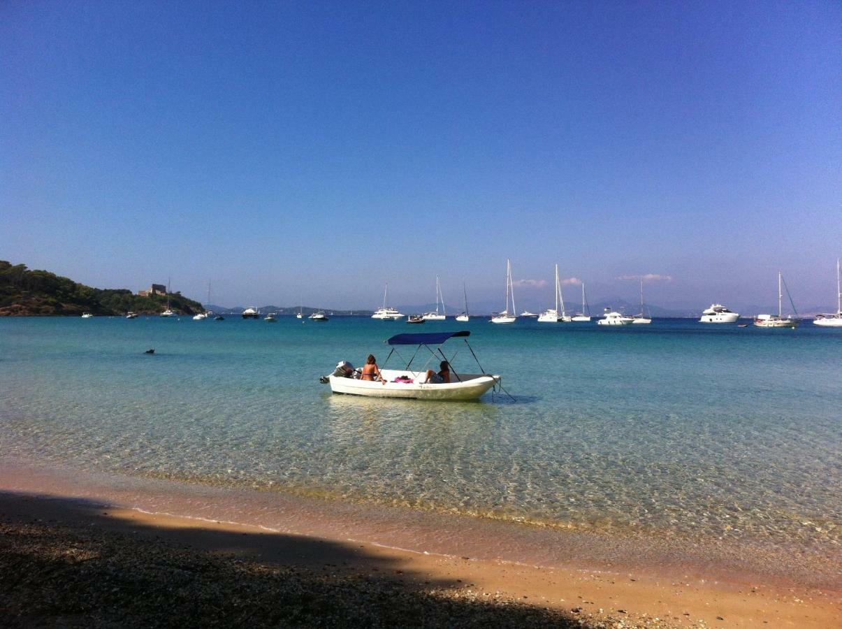 Villa De Vacances Au Calme Proche De La Mer 拉隆德莱丝莫里斯 外观 照片
